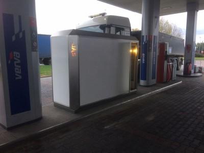 Biały dystrybutor od tyłu